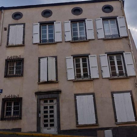 L'Appart De Babou Rez De Chaussee Parking Free Draps Wifi Thiers Exterior photo